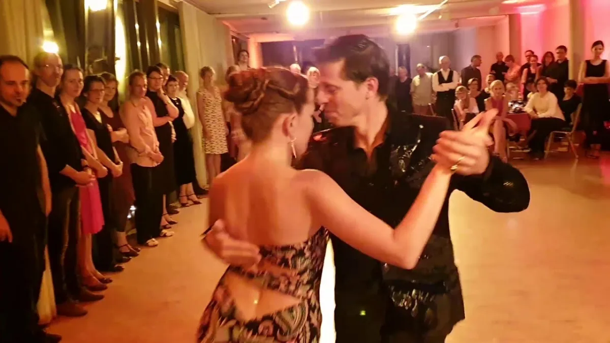 Diana und Juan tanzen “Mi Vieja Linda” bei Tango am Meer Oktober 2019